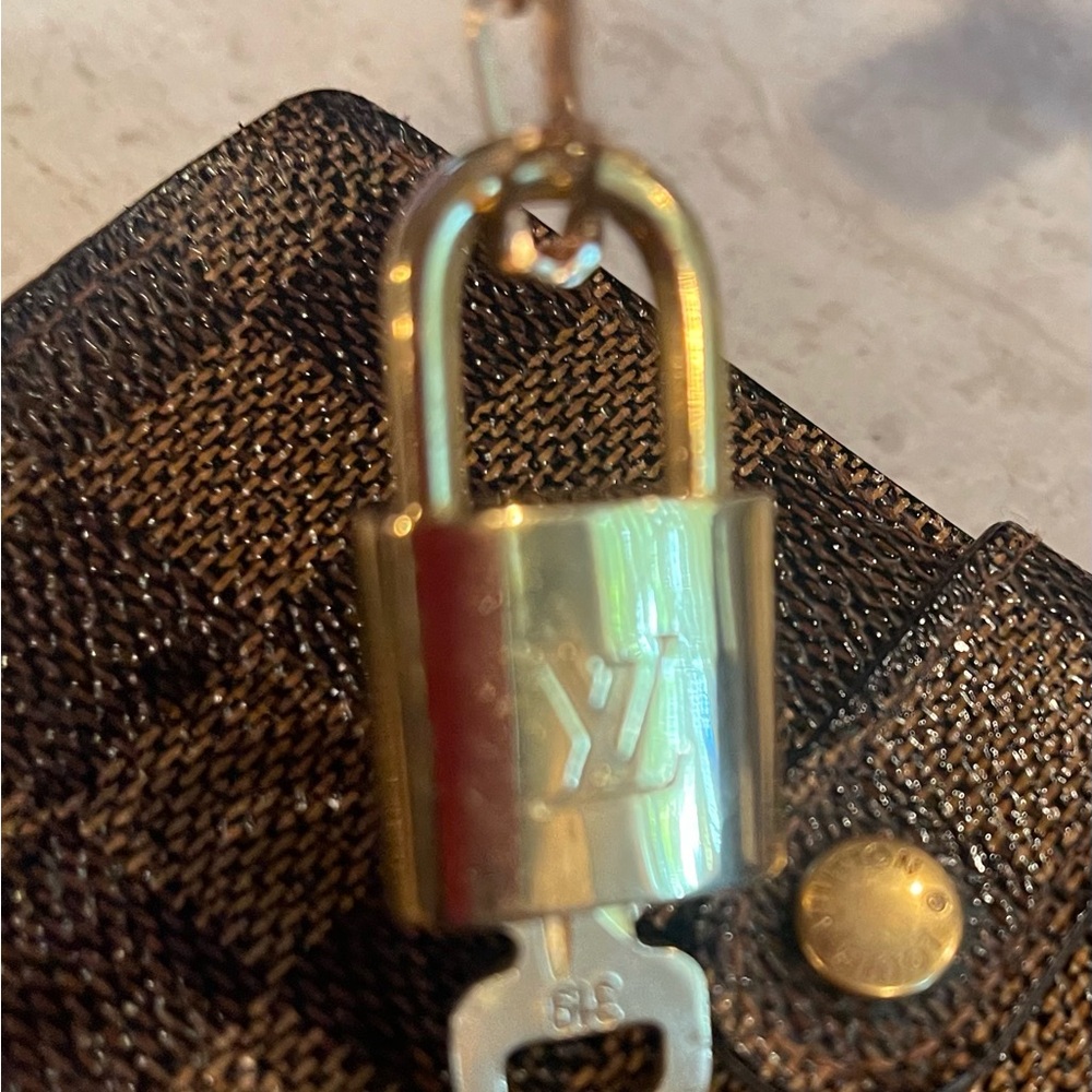 Louis Vuitton #319 Gold Padlock with Key & Chain - Picture 5 of 5
